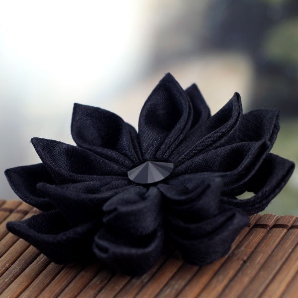Black Brooch: Japanese Flower Fabric Kanzashi, Silk - Noir Flower