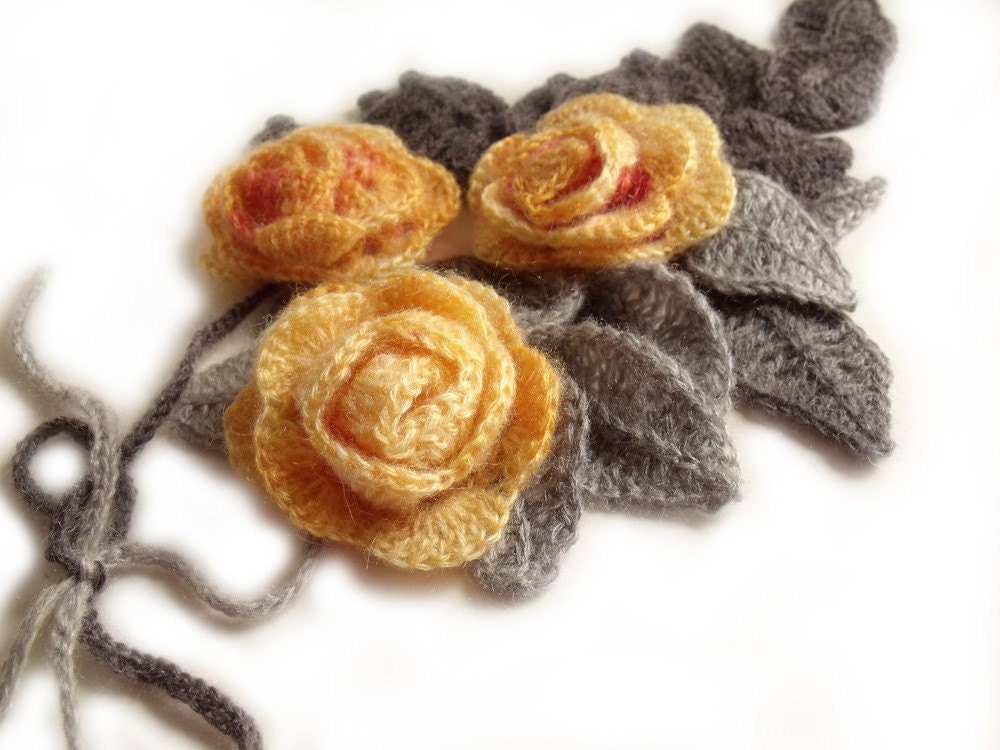 Freeform crochet lariat scarf necklace 3D flowers and leaves yellow peach gray grey