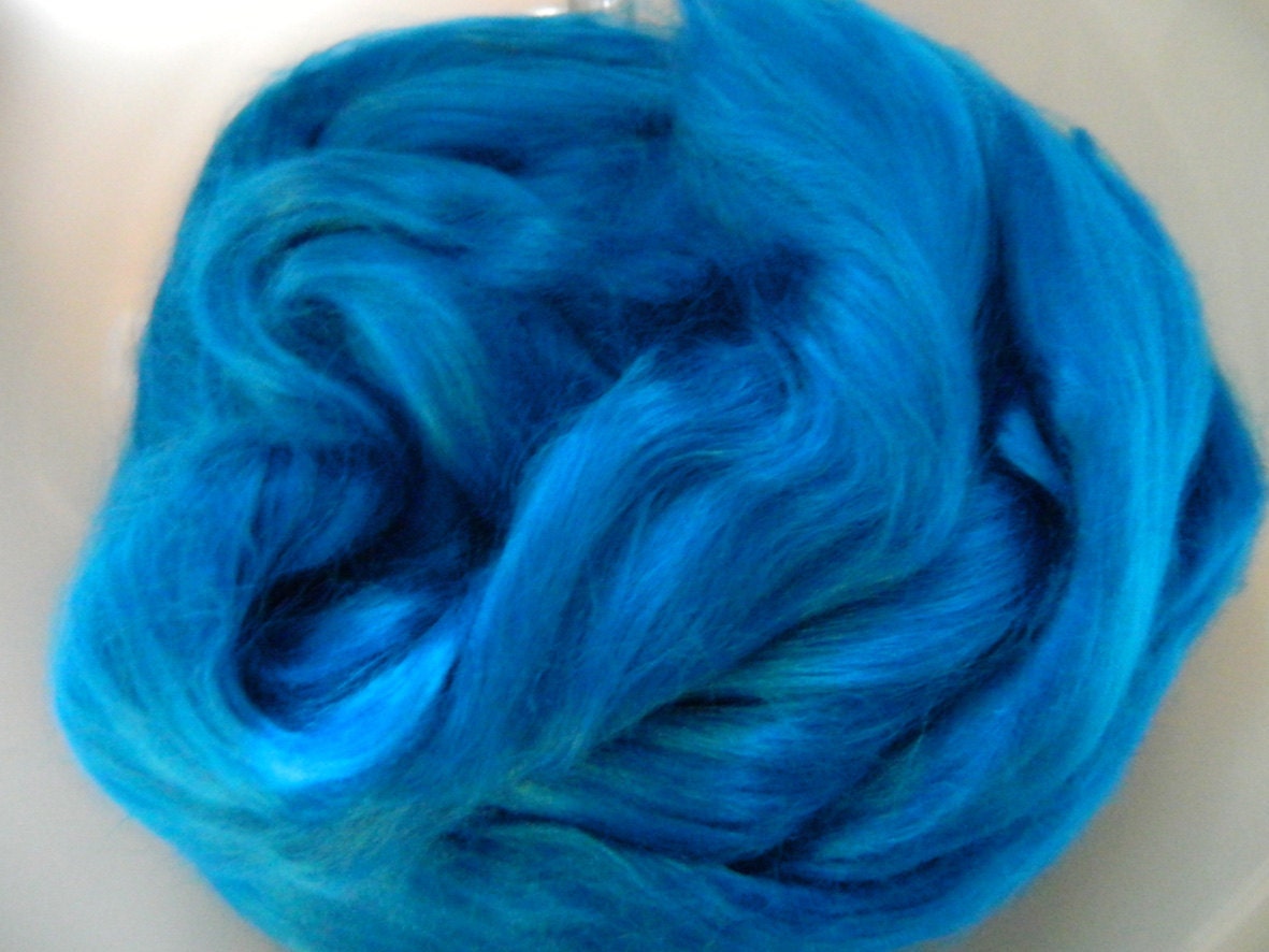 Bamboo, spinning roving, Blue,  2 ounces fiber