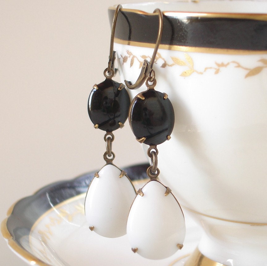 Vintage Black and White Milk Glass Earrings Mod Retro Summer
