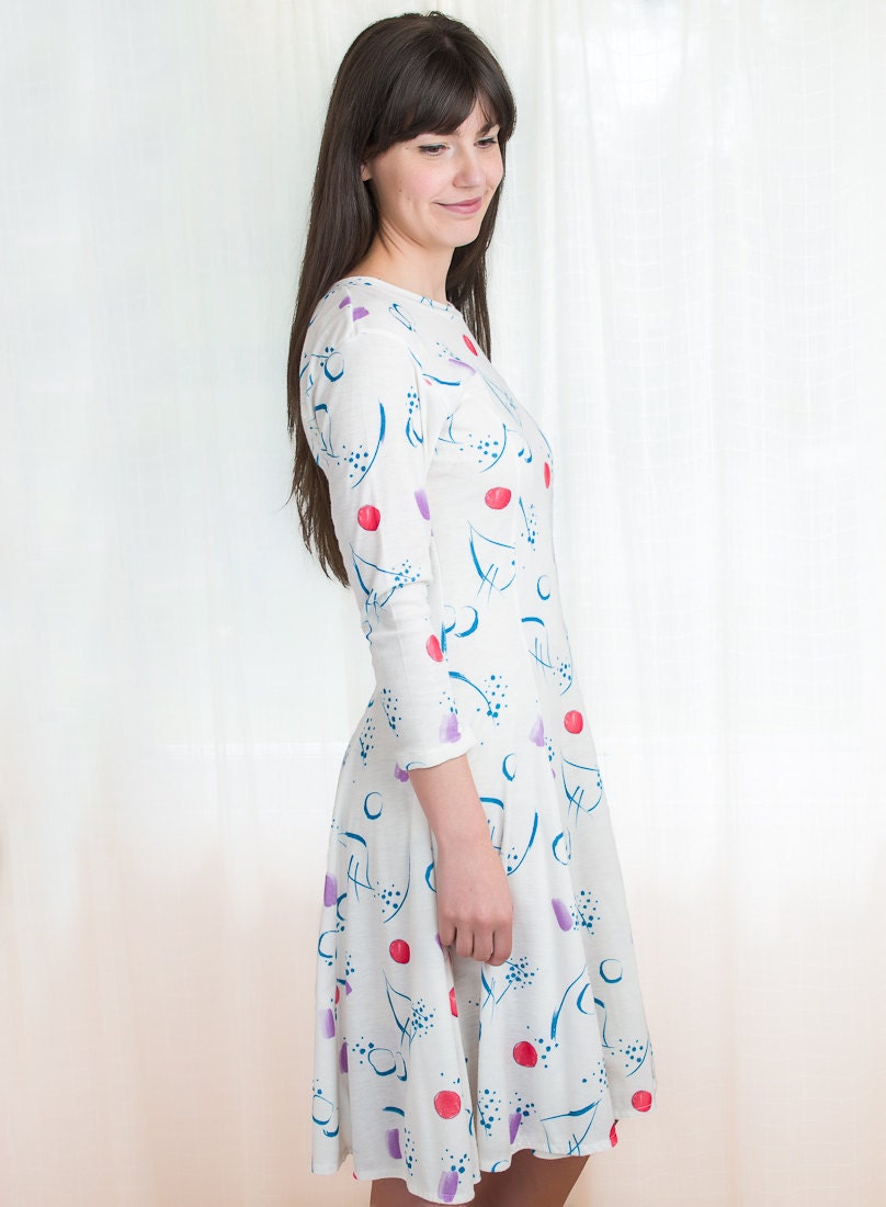 Vintage T Shirt Dress - 1980s Jersey White Dress with Geometric Print - S