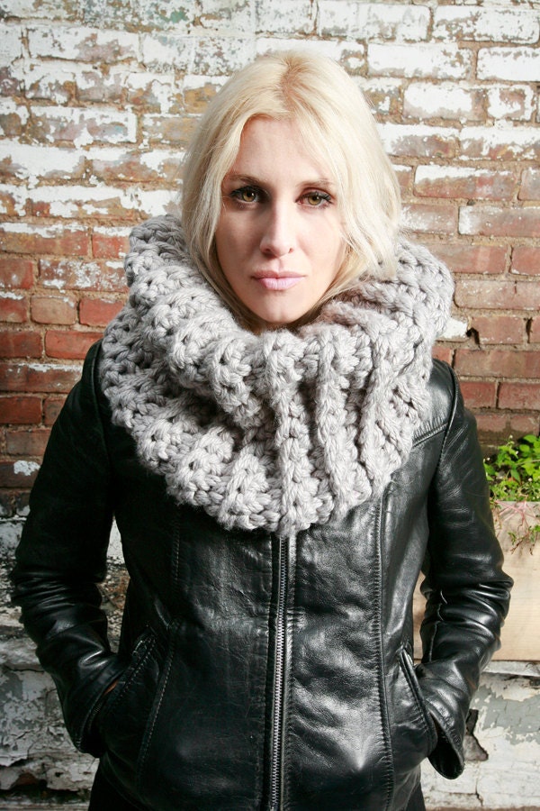 Loie's Chunky Cowl in Light Grey