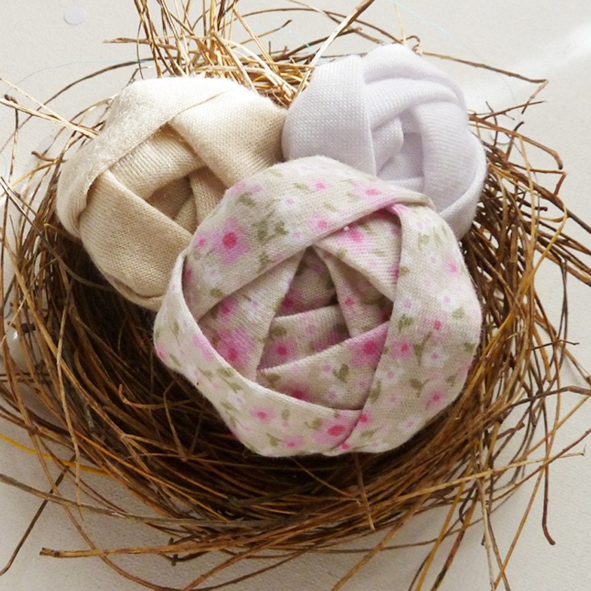 Fabric Flowers Tutorial Soft Roses pattern - PDF easy beginner ebook - DIY how to make flowers accessory Rosettes
