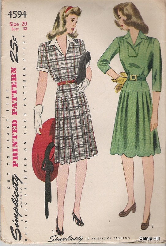 Simplicity 4594 Size 38, Dropped-Waist Dress with Pleated Skirt from the 1940s