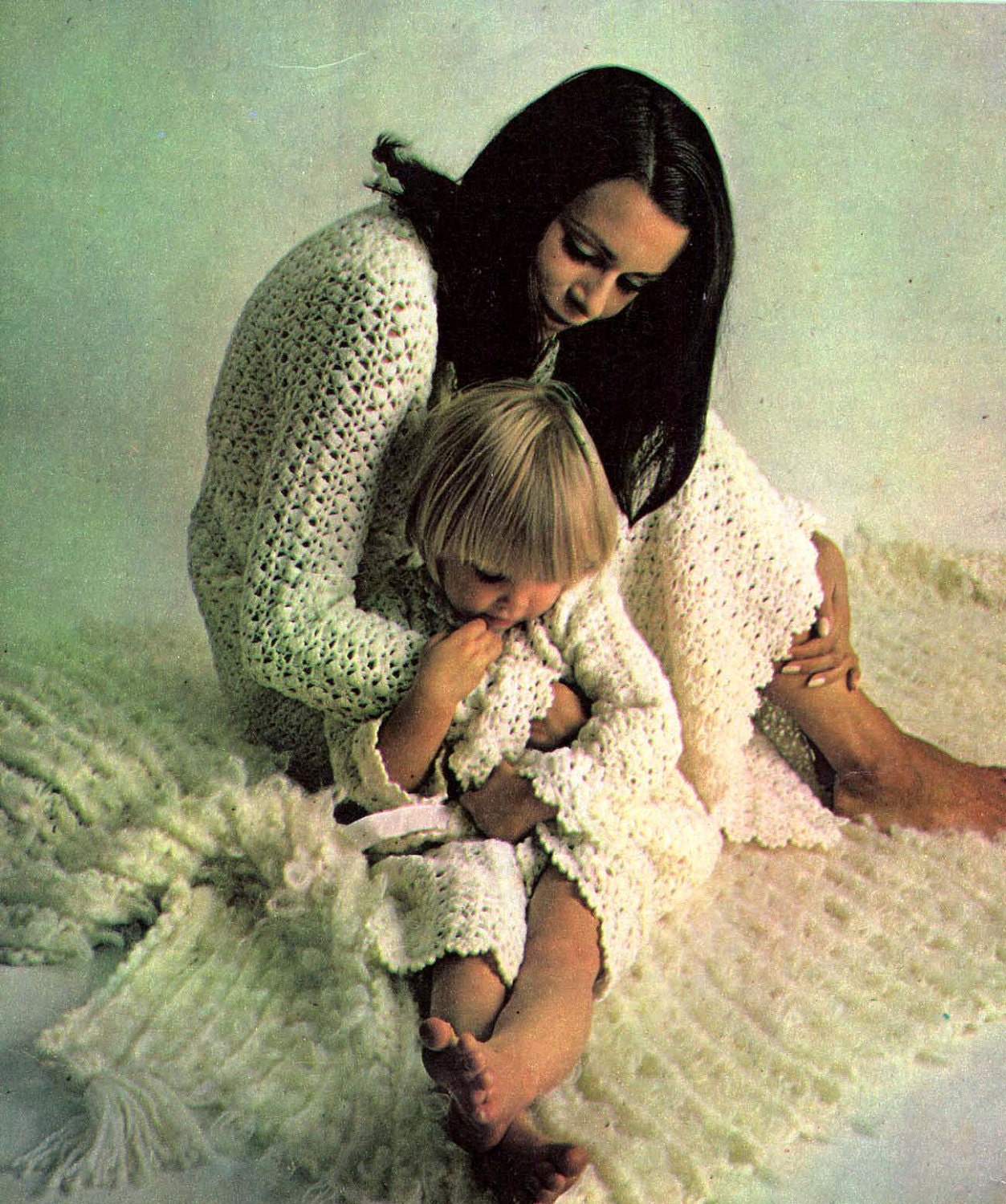 Vintage Knitting & Crochet Booklet 16 Bed Jackets Capes Robes from 1972  Australian Womens' Weekly