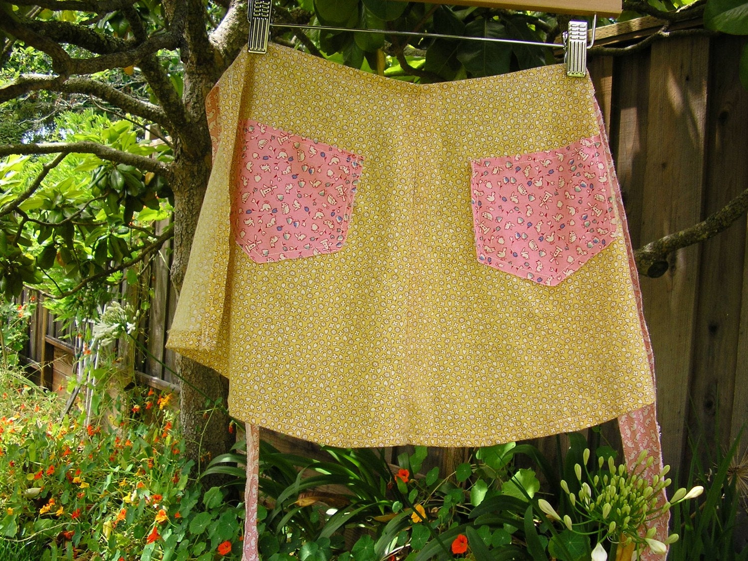 Little Girl's Vintage Apron - Calico