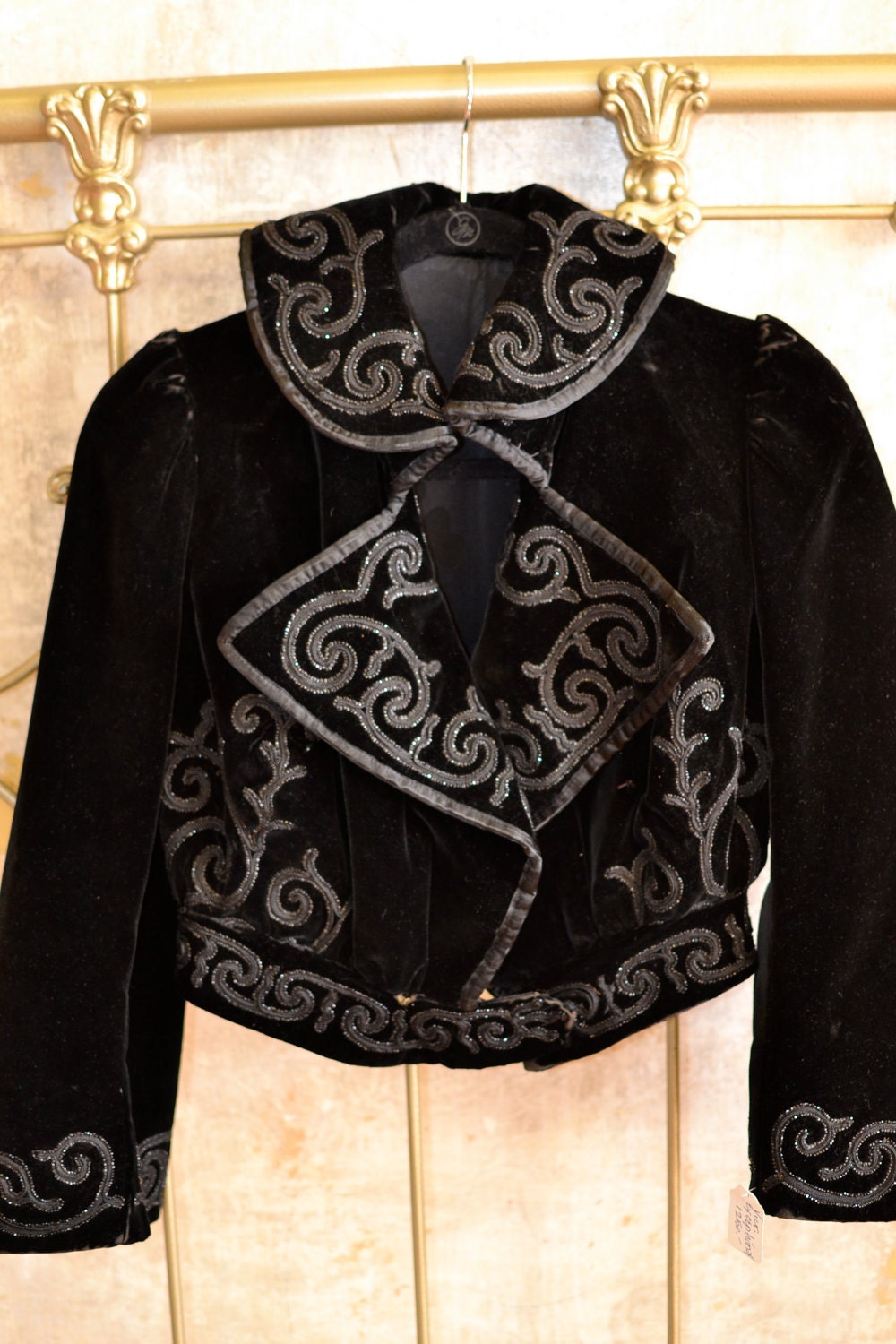 Vintage 1800s Victorian Antique Black Velvet Beaded Jacket w/ Puff Sleeves Sz XS // Small - FREE SHIPPING