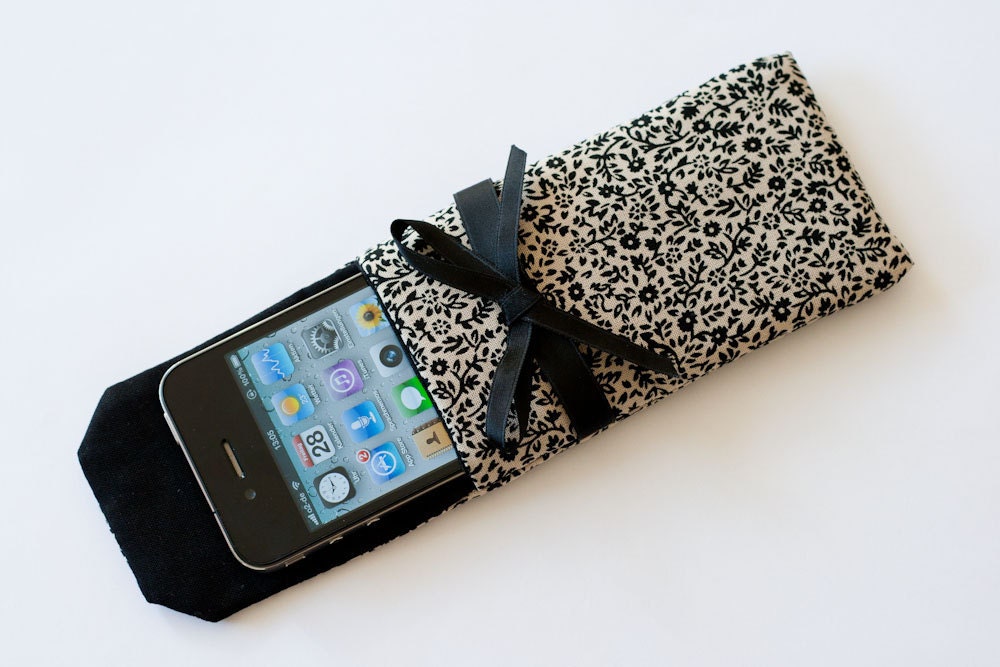 Black Flowers II Case for iPhone 3G, 4, 4S, 5 iPod Touch, HTC One, Samsung Galaxy, iPad, Sleeve, Cover