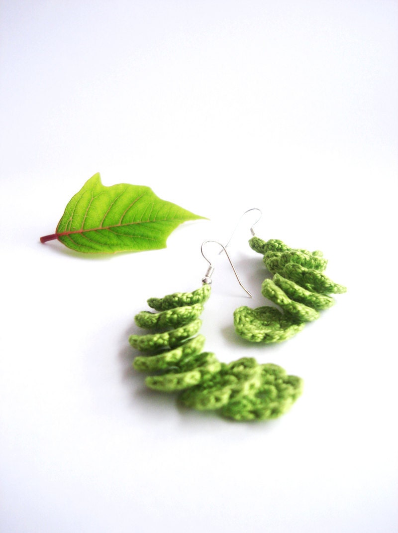 Crochet Tiny Flower Earrings, Spring Green Lightweight Dangle Earrings
