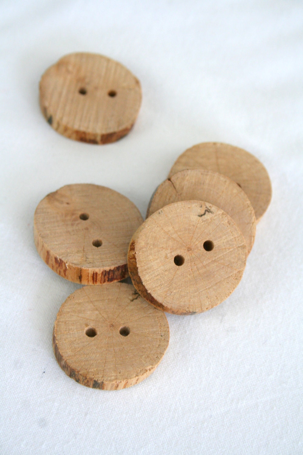 Handmade wood buttons, set of 6 butotns with 2 holes, 2.5cm 1" wide, oak wood