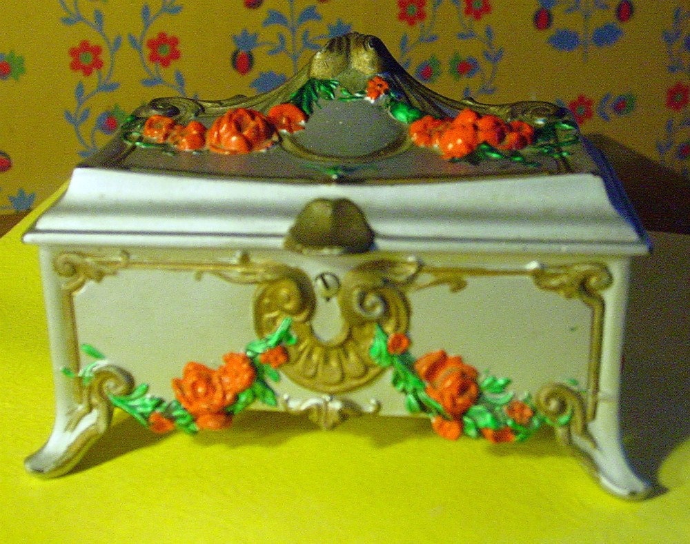 Antique Painted Jewelry Box Art Nouveau  W.B.Mfg. Co  Circa 1910