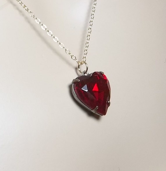 Red Heart Necklace - Vintage - Garnet Rhinestone - Gold filled - Sweetheart - gift - Love - Romantic Jewelry - Rhinestone -