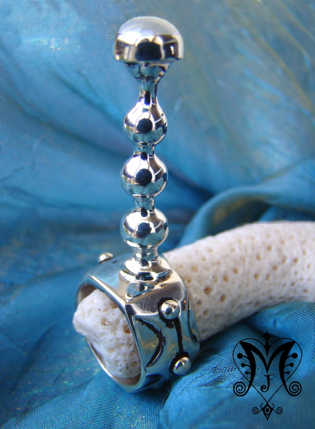 Wand Ring of Moonlight...OOAK handmade Sterling Silver ring of Legend set with Moonstone cabochon