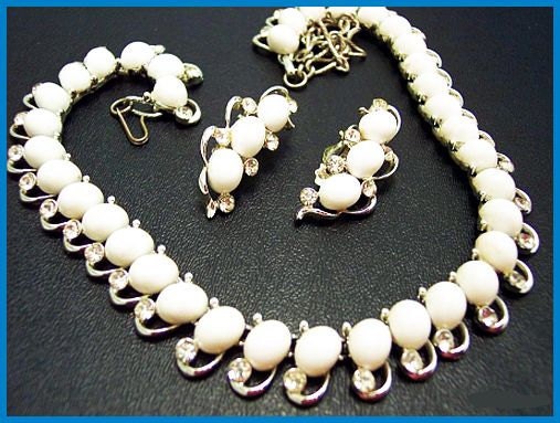 Vintage Signed STAR Necklace Earring Demi Set White Thermoset Rhinestone Silver Metal VG