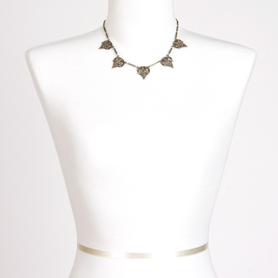 60s Vintage Necklace Choker Silver Grapes
