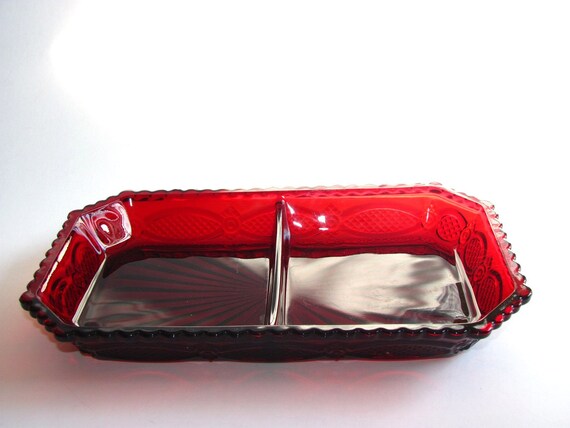 Avon Cape Cod red divided tray