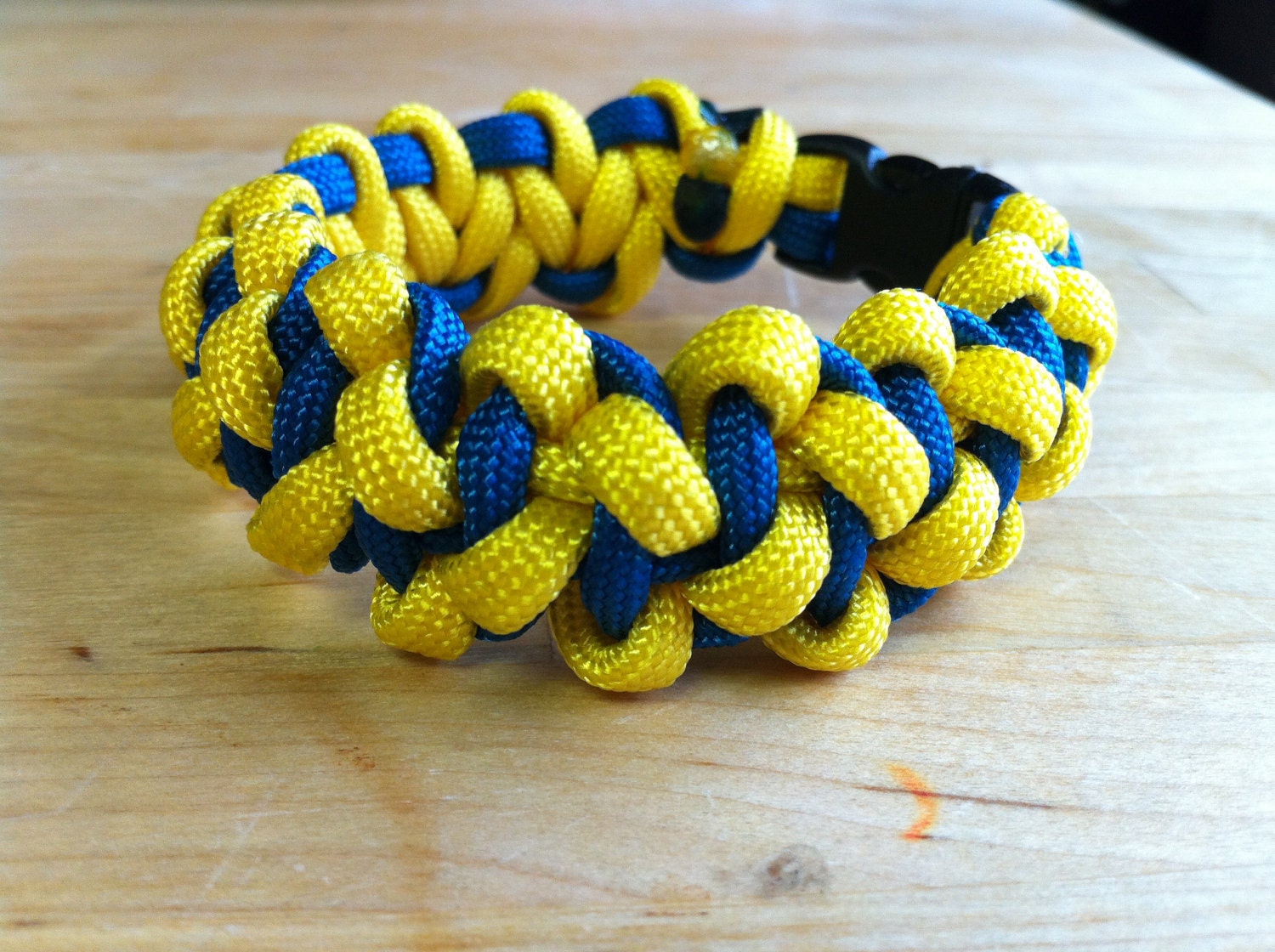 Cobbled Solomon Bar Paracord Bracelet