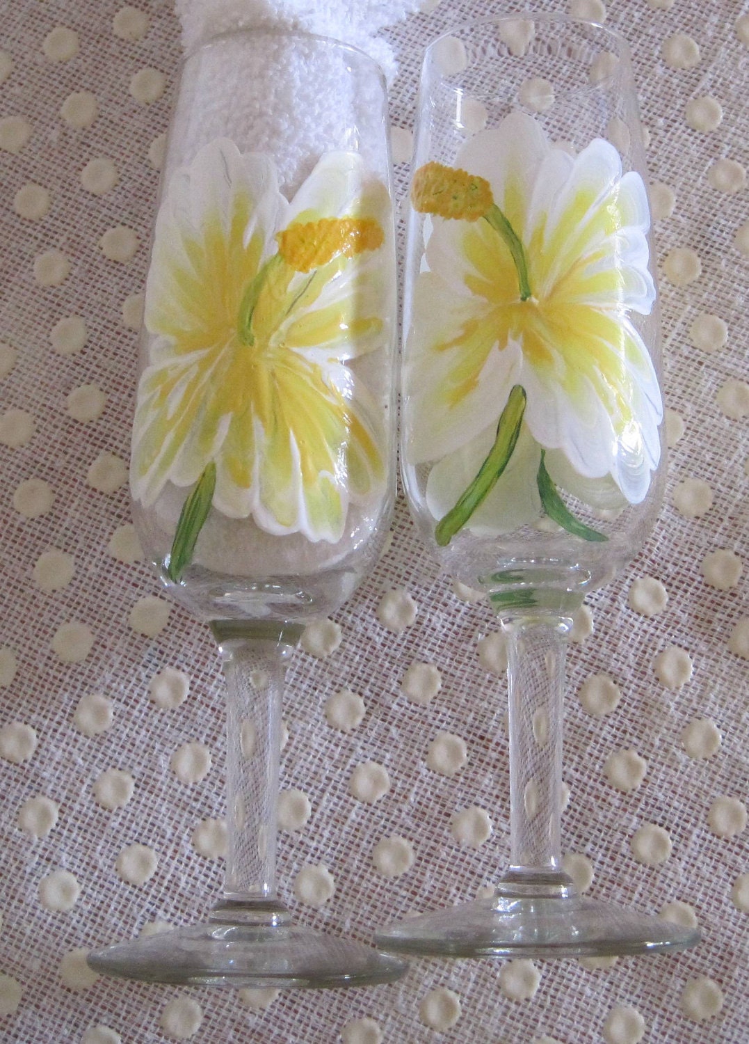 Wine Glasses, Hand Painted Champagne Flutes, Custom Wedding Glasses, Champagne Flutes, Champagne Glasses With Yellow &  White Hibiscus