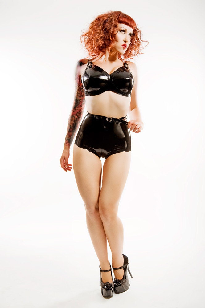 BULLET Fifties Style Sexy Bullet Bra in Heavy Gauge Latex