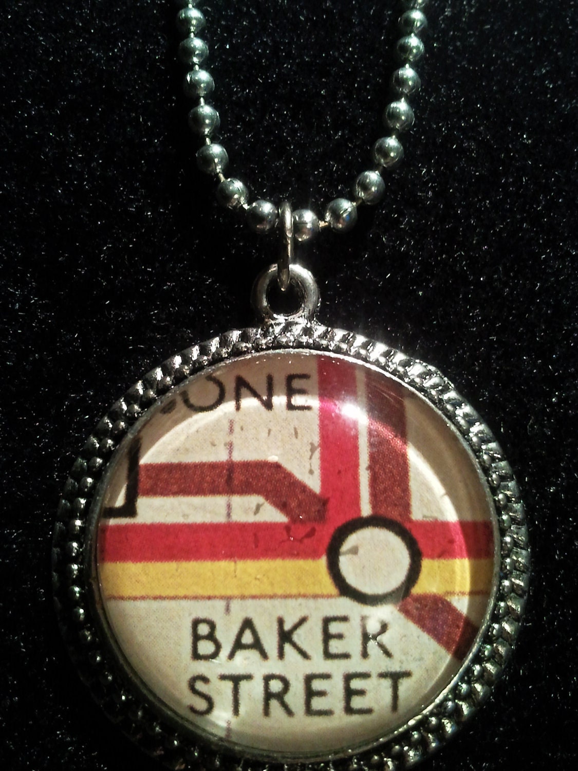 Pop culture necklace: 'Elementary, my dear London lover'