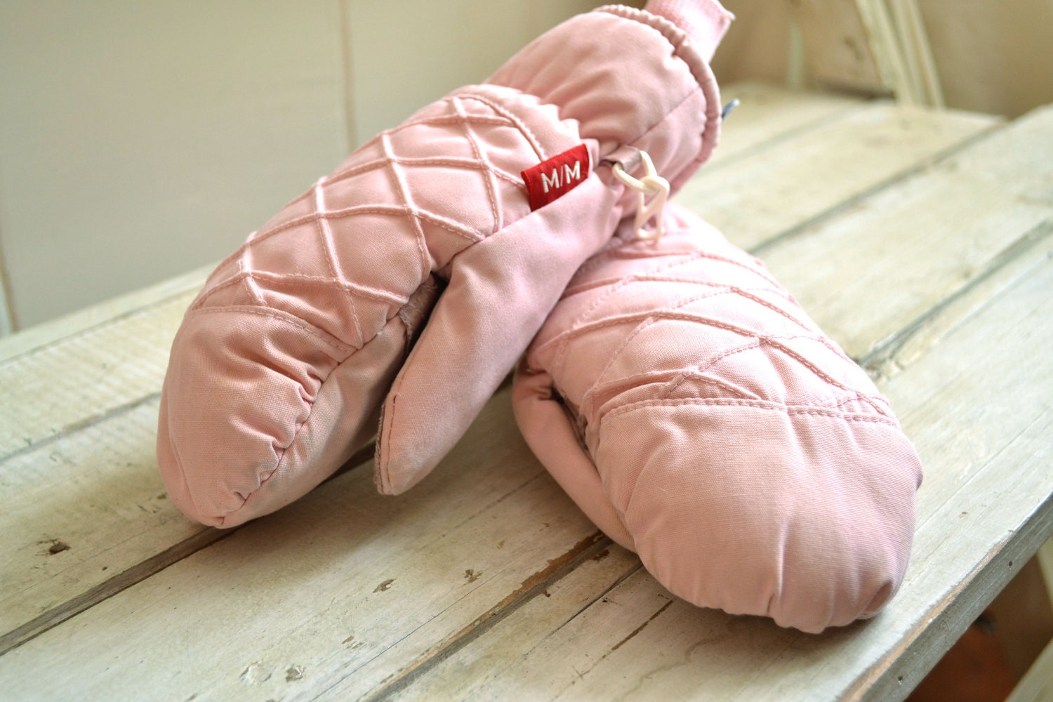 SALE - Vintage mittens - pink