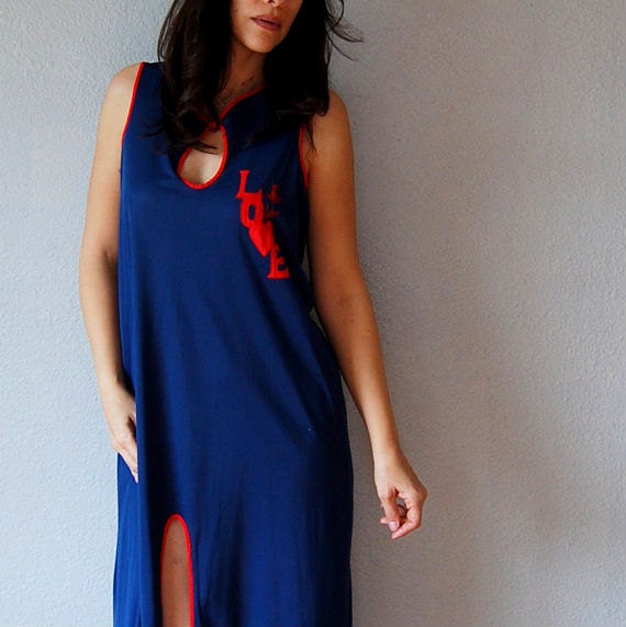vintage KEYHOLE night dress  /   novelty LOVE applique 1970s lingerie dress