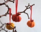 Felt Pumpkin ornaments, 6 small wool fall Weddings favor, gift for Mother, autumn home decor, Thanksgiving table decoration wrap toppers