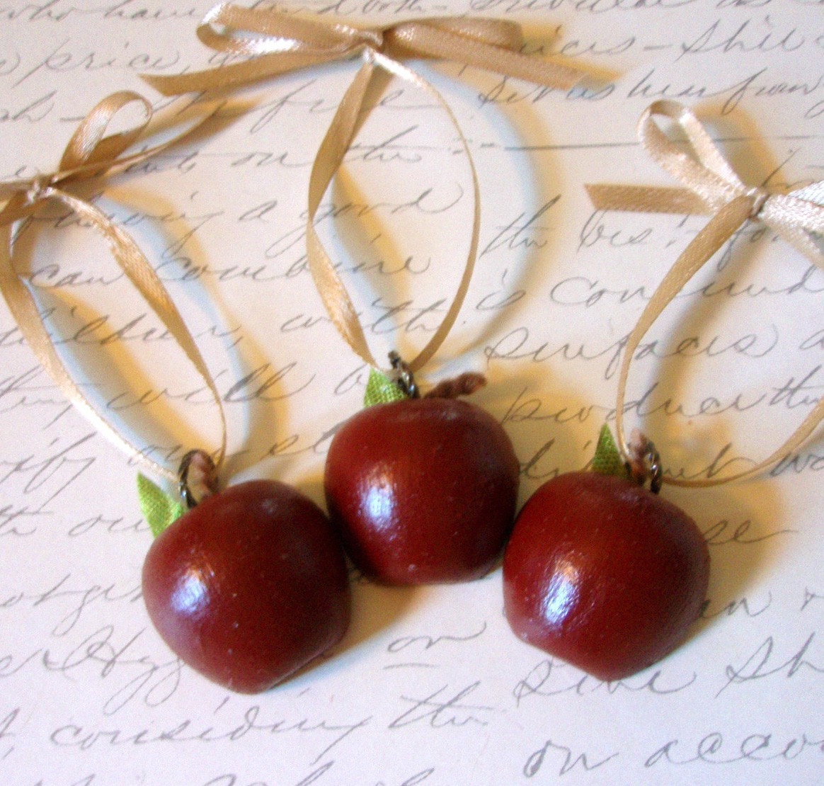 Apple Ornaments - The Apple Collection - Shiny Juicy Apple Ornament Set