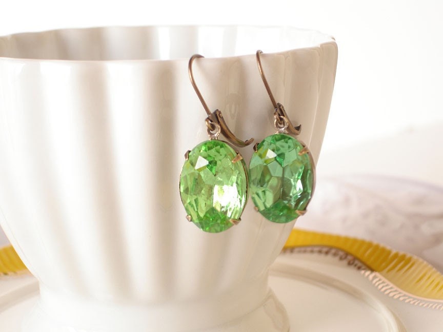 Vintage Lime Geen Rhinestone Earrings Peridot Retro Gin Rickey
