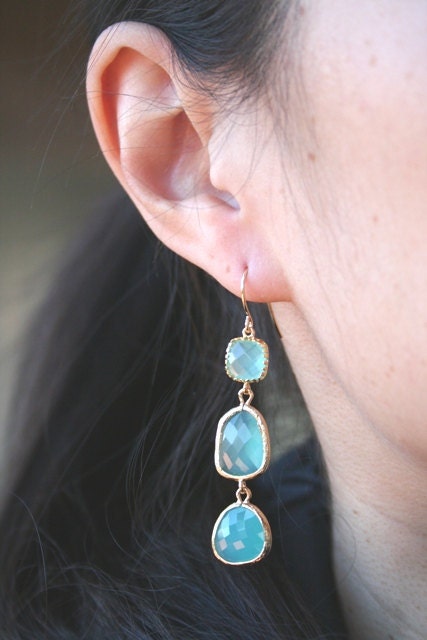 Aqua Earrings in Gold. Mint Earrings in Gold. Mint Opal Earrings. Bridesmaid Earrings. Bridesmaids Gifts. Bridal Jewelry. Wedidng Earrings.