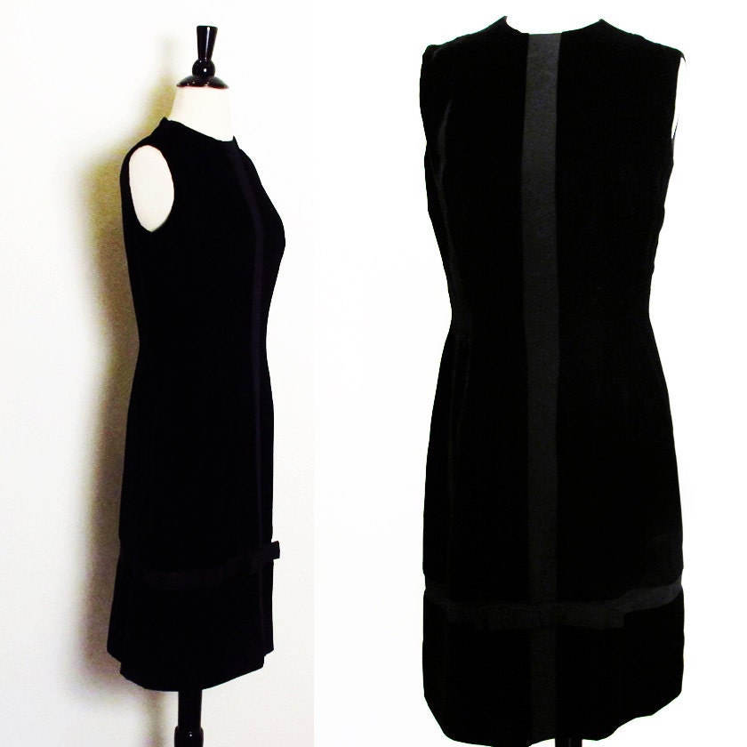 Mad Men Dress /  Anne Fogarty / 60s Black Velvet Dress / 1960s Audrey Dress / 1960 Little Black Dress / 60s Fashion