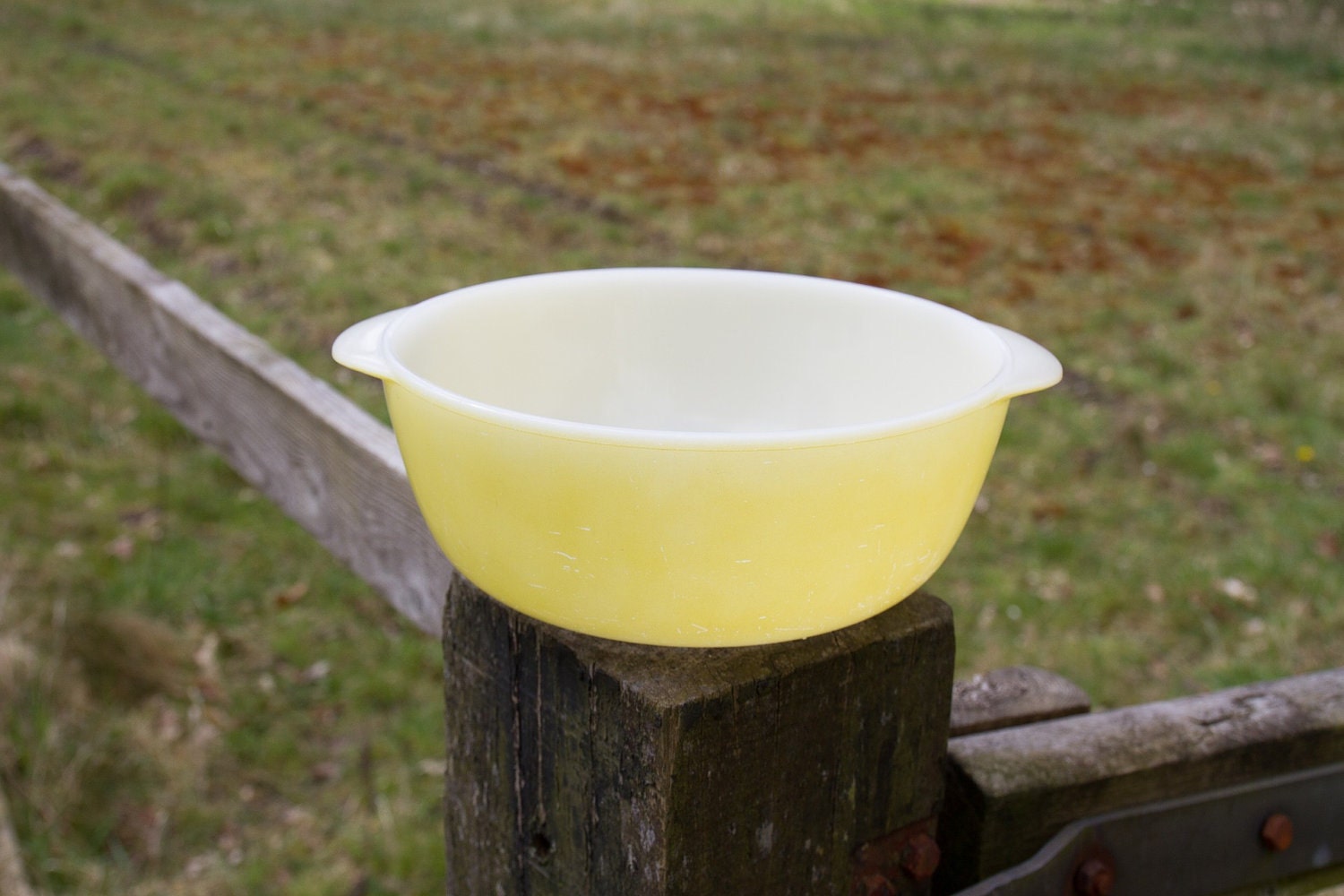Vintage pastel yellow milkglass arcopal france bowl