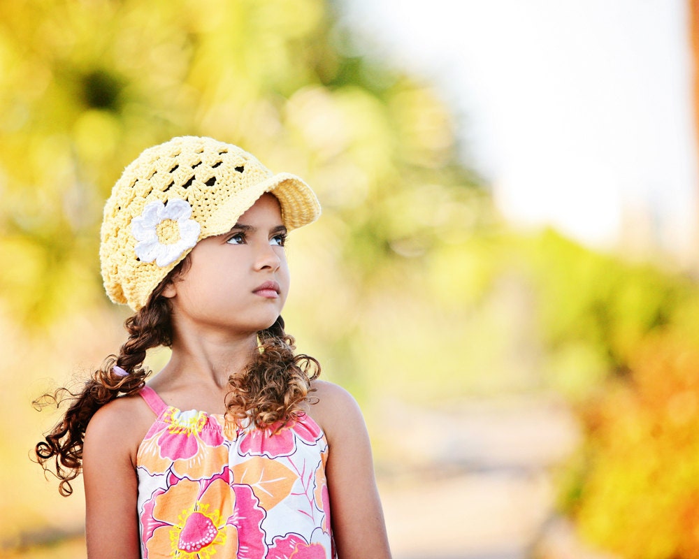 Girls Crochet Newsboy with Yellow and White Daisy Flower