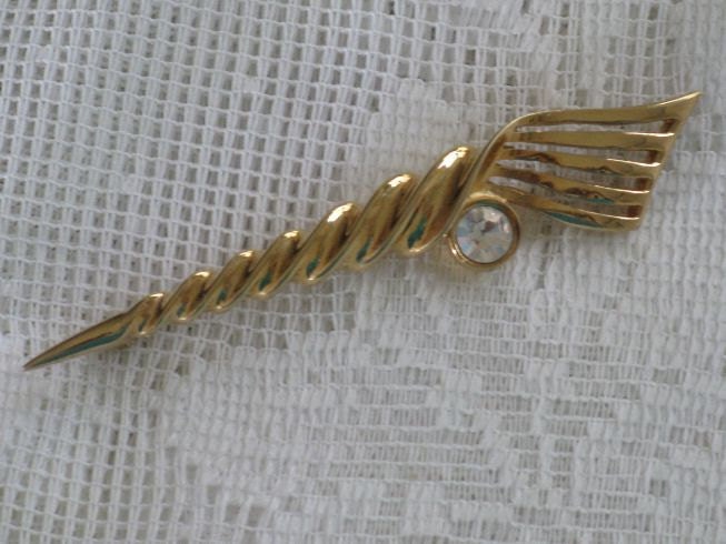 Crown Trifari Seashell Brooch/Pin  (B-2-4)