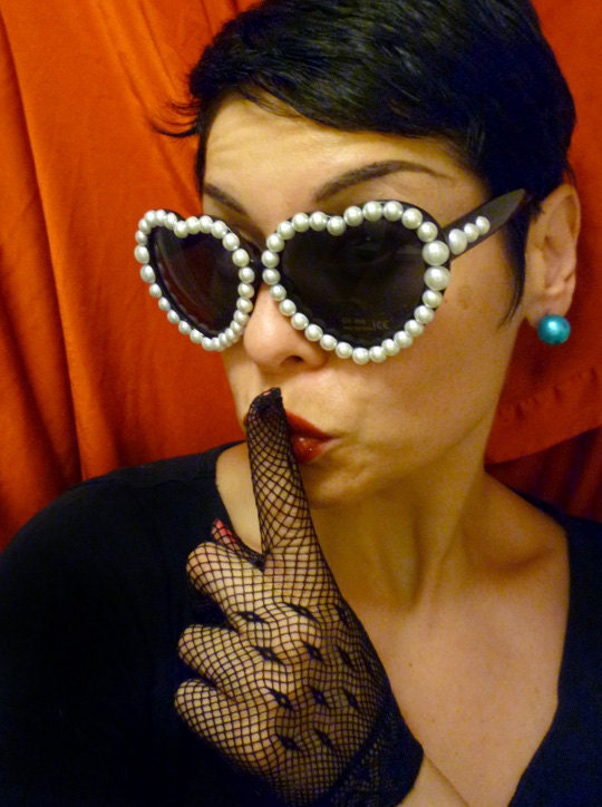 BLACK Heart Shaped PEARL SUNGLASSES