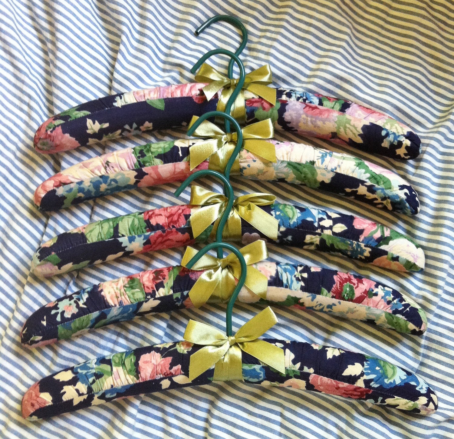 Vintage Fabric Hangers Cotton Cloth Set of 5 Laura Ashley Americana