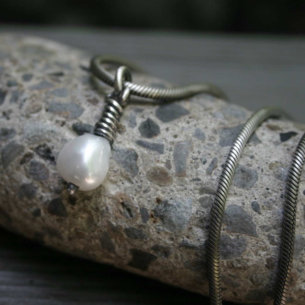 Sterlling Silver Freshwater Big Pearl Necklace Snake Chain - Dropping In