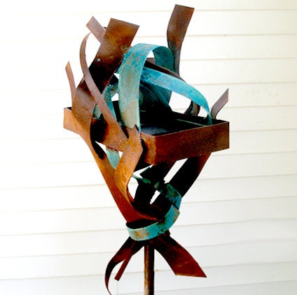 Sculptural Bird Feeder 254