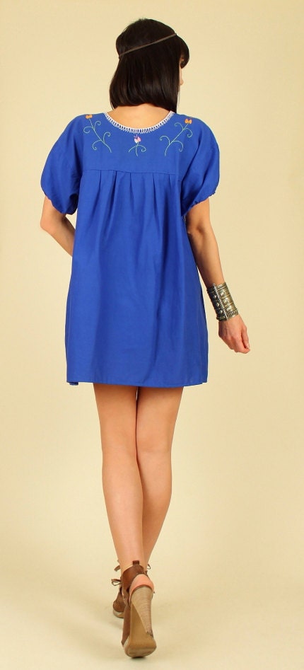 ViNtAgE 70's Hand Embroidered Blue Floral Mexican MiNi Dress