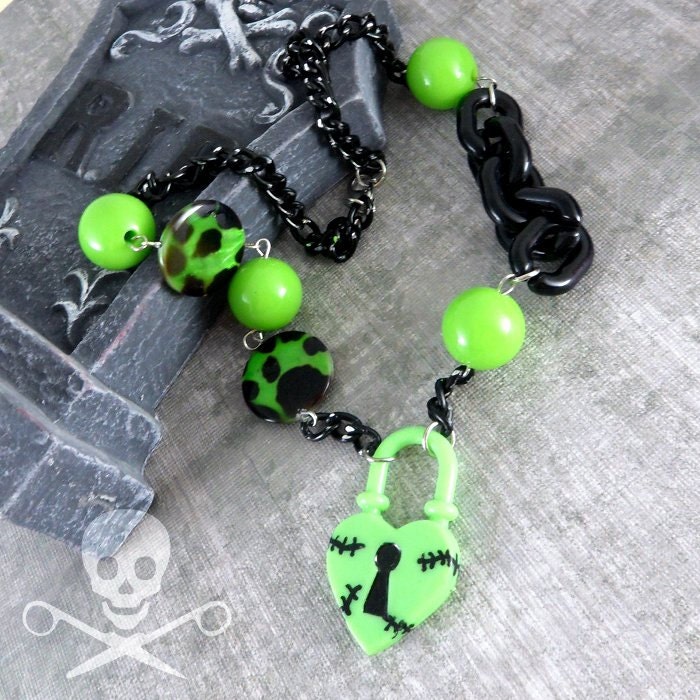 ZOMBIE KILLER - Chunky Padlock Necklace