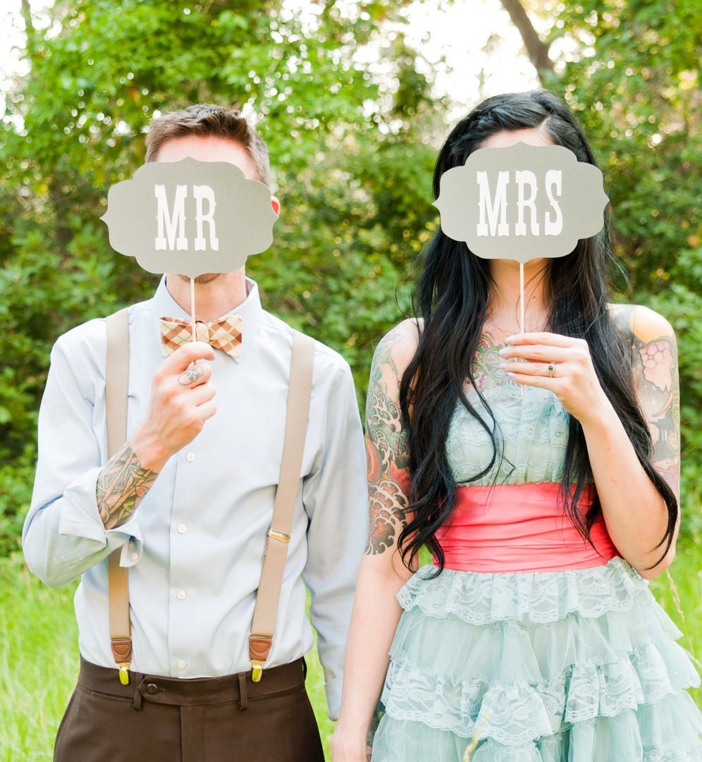 Photo Booth Prop. Mr and Mrs Wedding Signs. Photo Prop - Grey and White