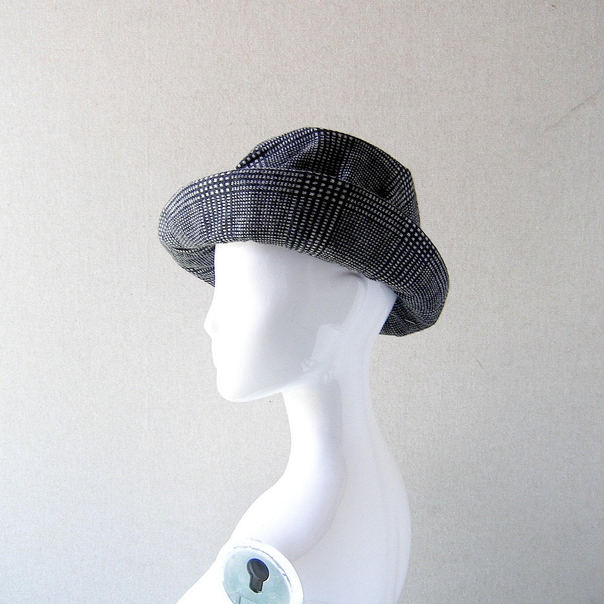 Vintage womens plaid tweed hat - 1960s Ida Original of Forest hills NY - antique designer millinery