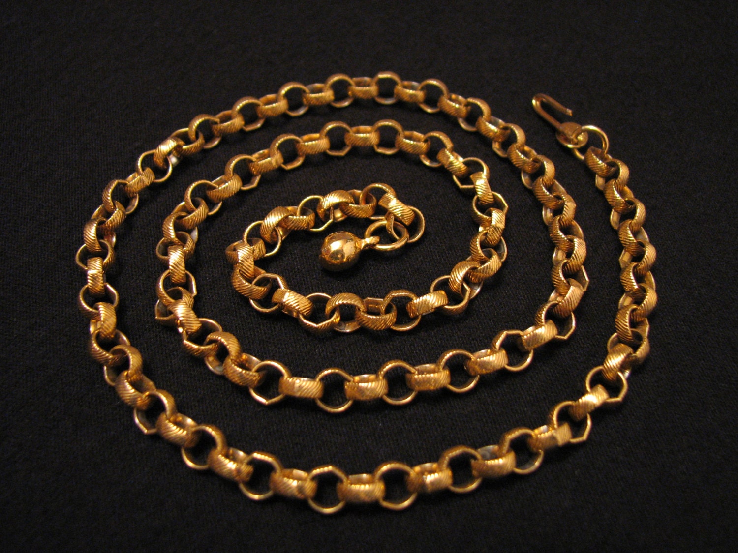 Vintage Park Lane Gold Tone Etched Round Link Chain Necklace