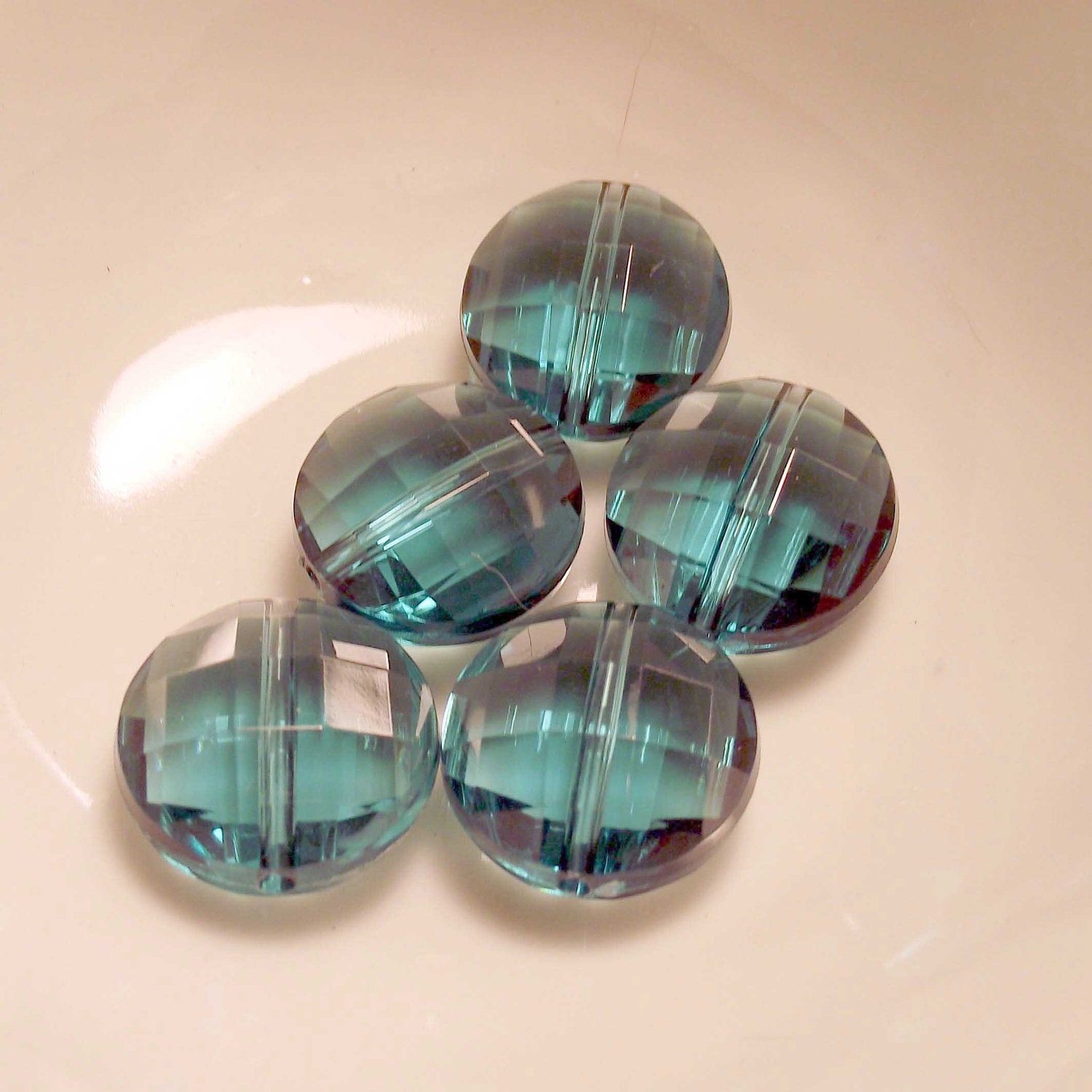 5 Vintage Faceted Lucite Teal Coin Beads DESTASH