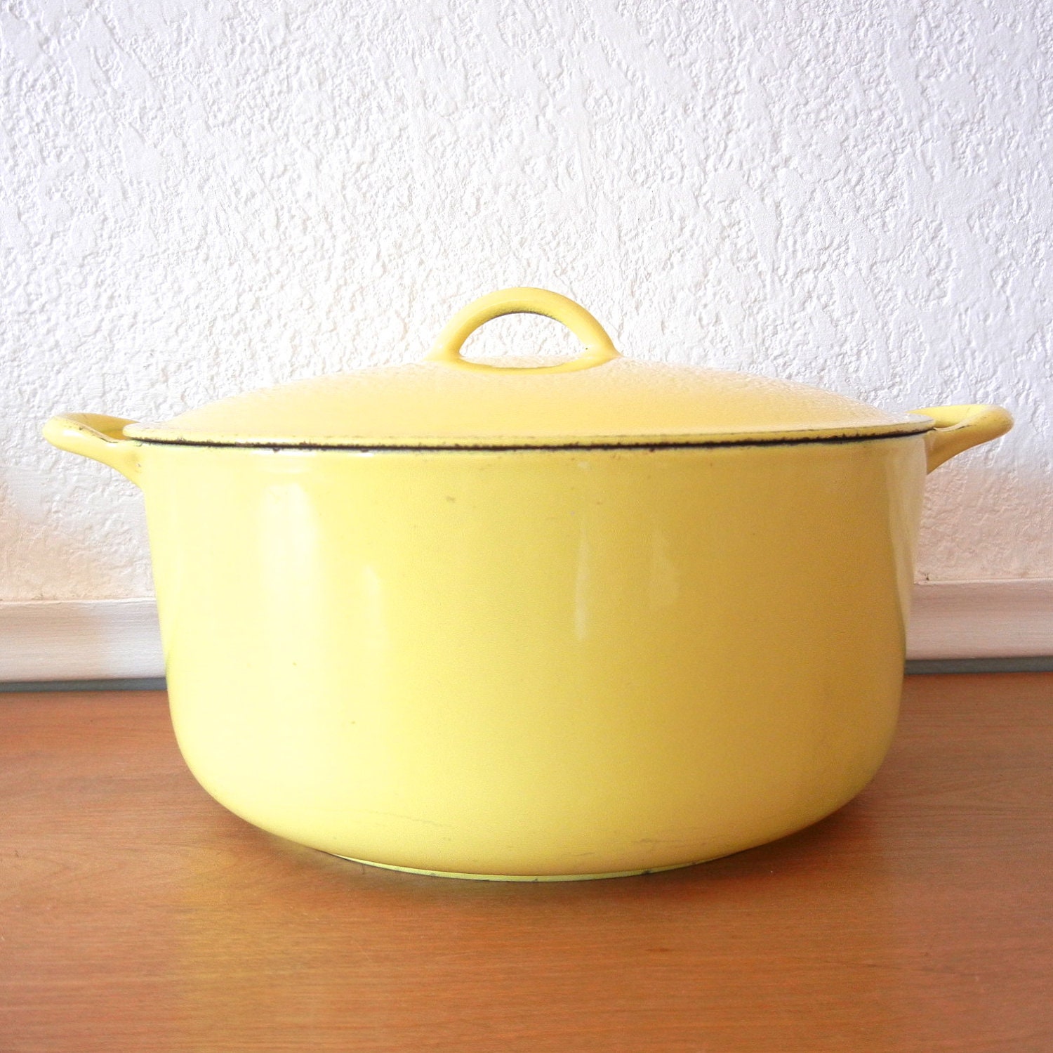 Descoware Yellow Dutch Oven, Large Soup Pot,  12 2-F