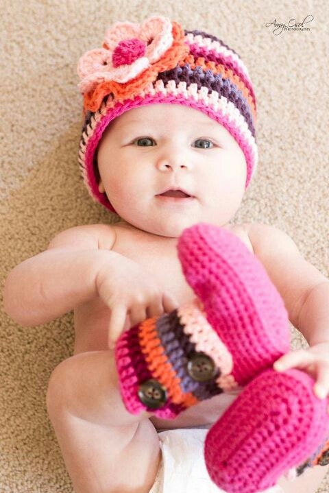 Striped hat with flower and striped ankle bootie Set