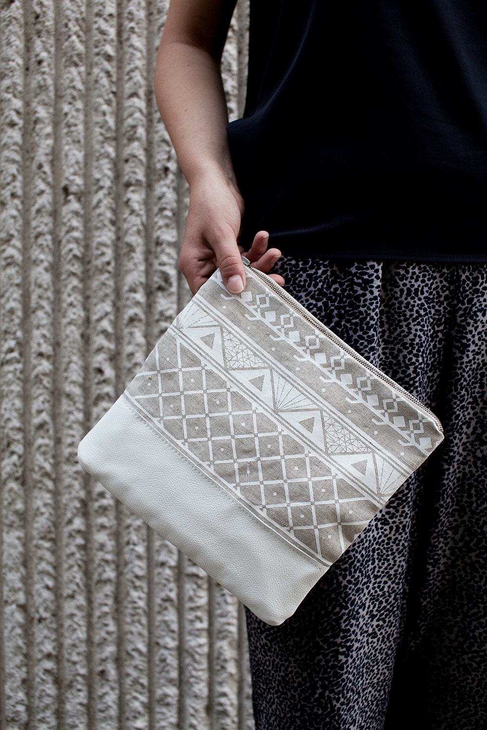 Triangle Printed Leather Pouch white  No. ZP-601