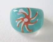 Vintage 70s Retro Kitsch Lucite Chunky Domed Hand Painted Turquoise Coral Orange Pink White Spiral Starburst Size 7.25 Ring