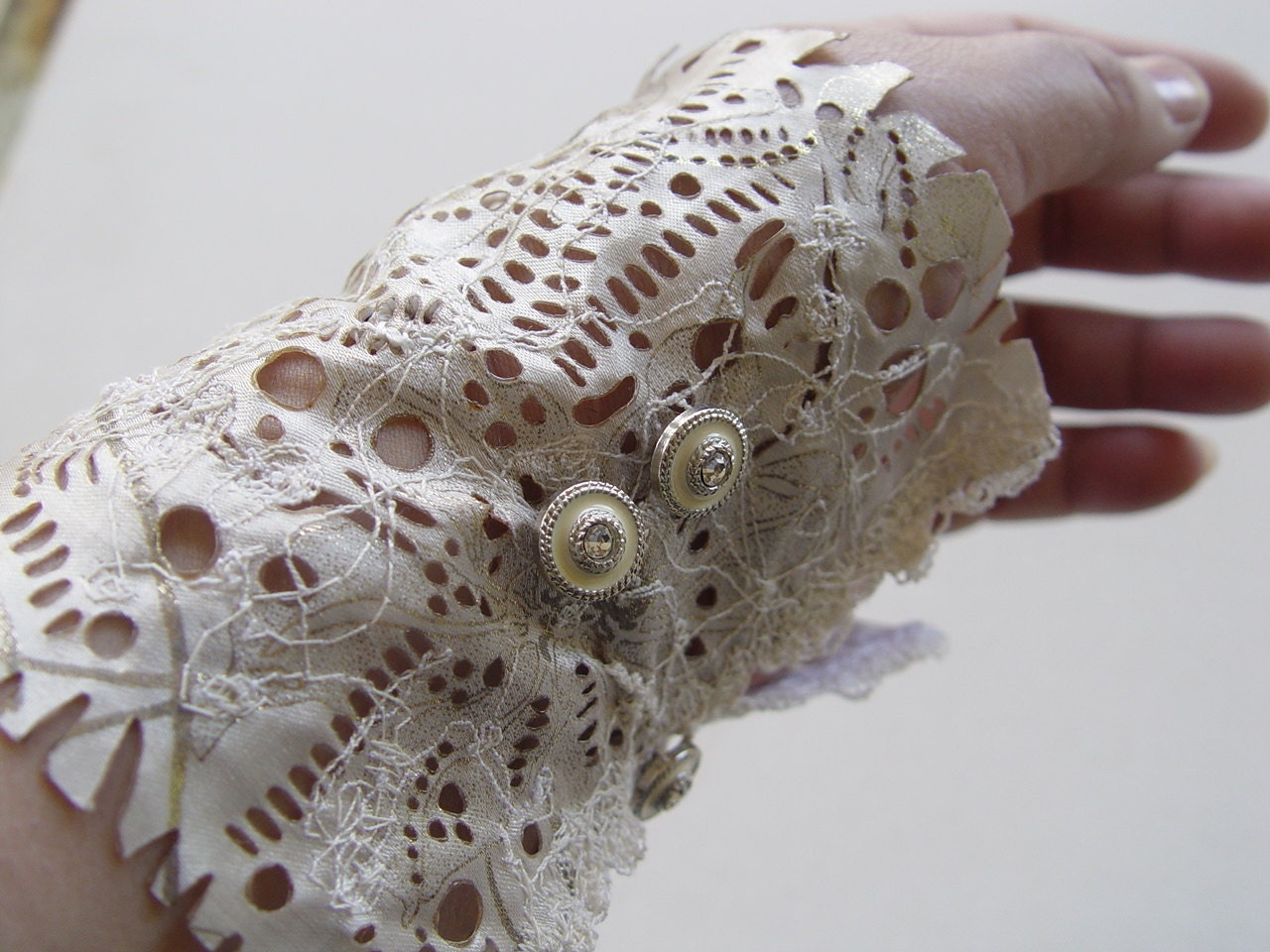 Bridal cuff bracelet in ivory