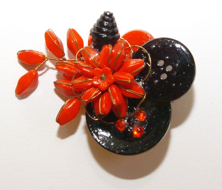 Brooch Vintage Black and Red